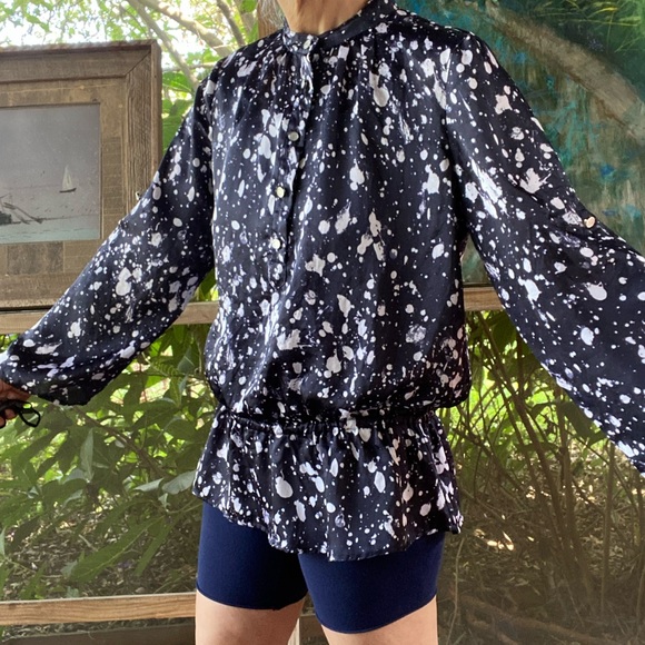 Michael Kors black with a white splatter paint pattern blouse. Size medium - Picture 7 of 10